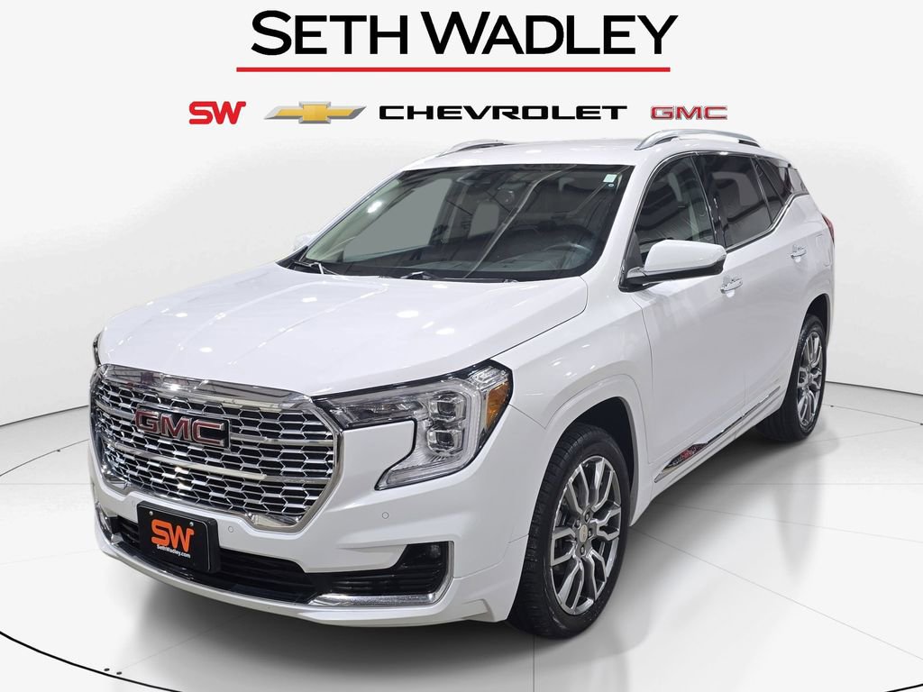 Used 2024 GMC Terrain Denali image 3