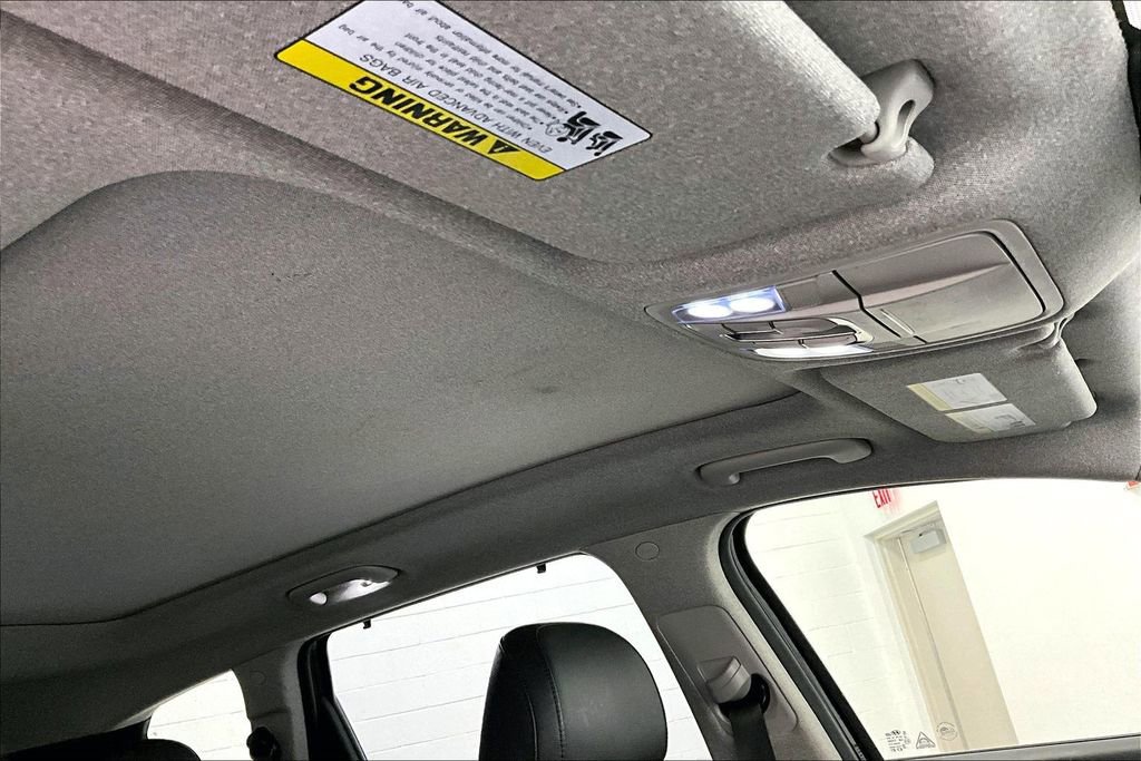 Used 2019 Hyundai Santa Fe Limited image 20