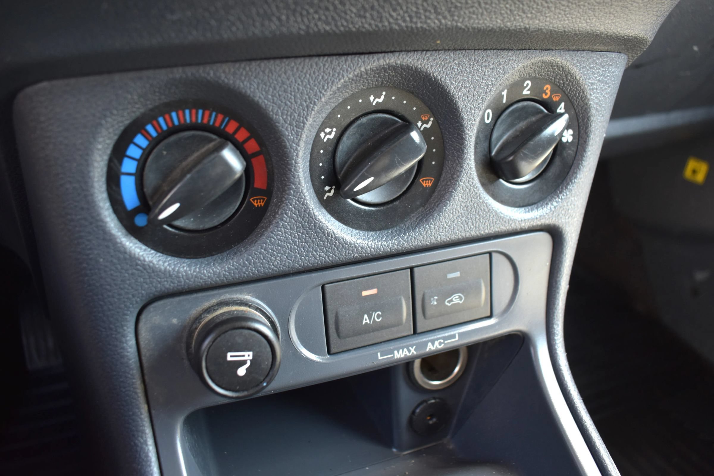 Used 2012 Ford Transit Connect XL FWD image 20