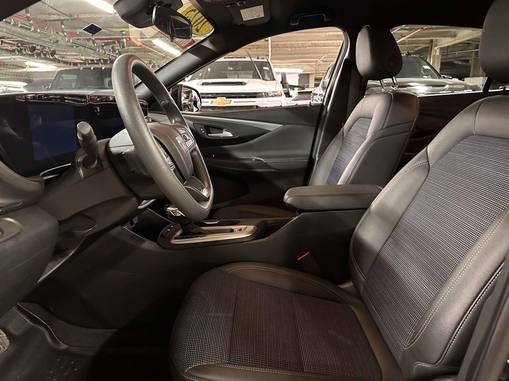 Used 2025 Buick Envista Preferred image 15