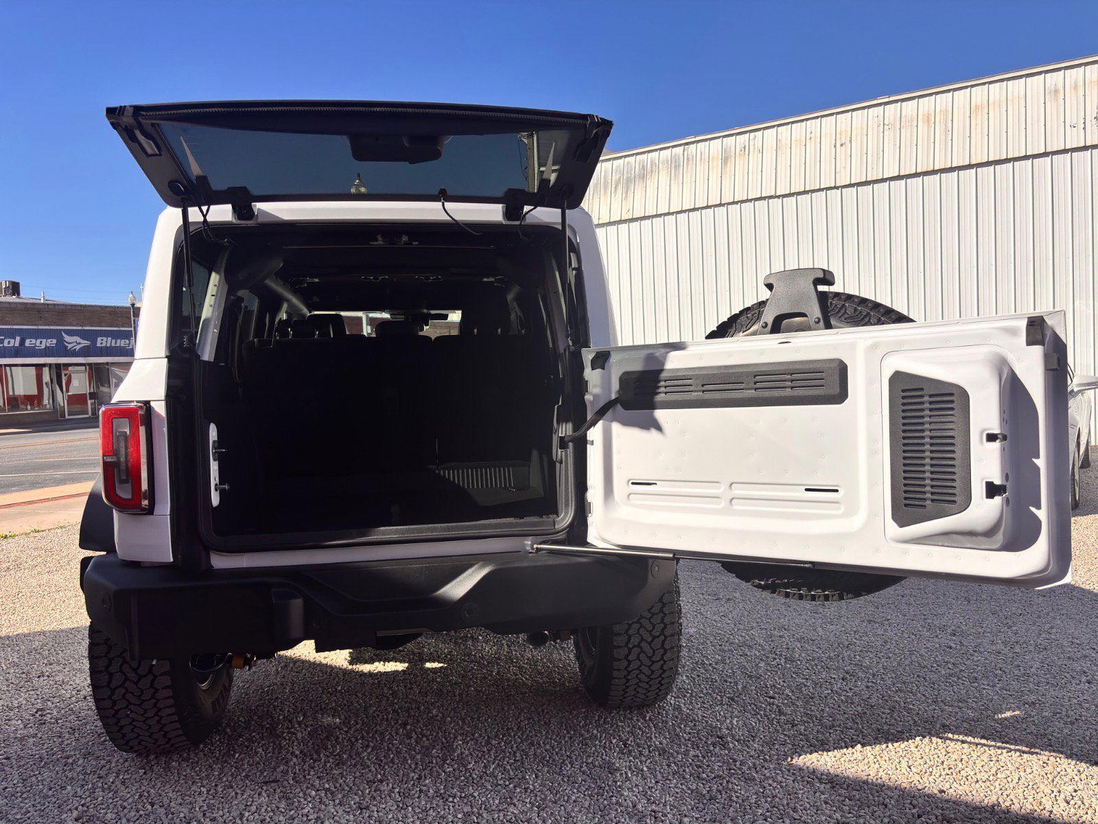 New 2025 Ford Bronco Outer Banks image 7