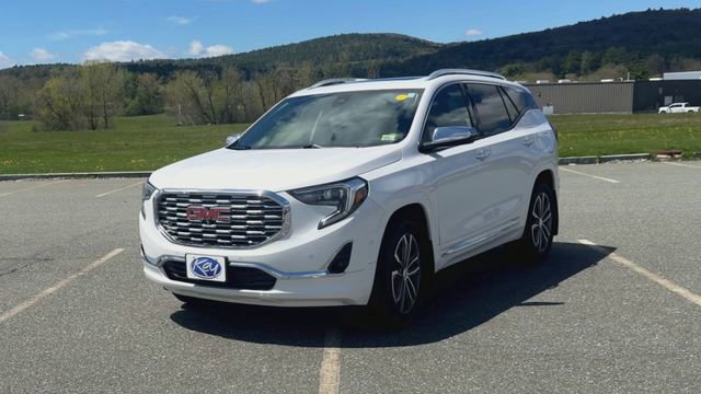 Used 2019 GMC Terrain Denali w/ Advanced Safety Package AWD/4WD image 4