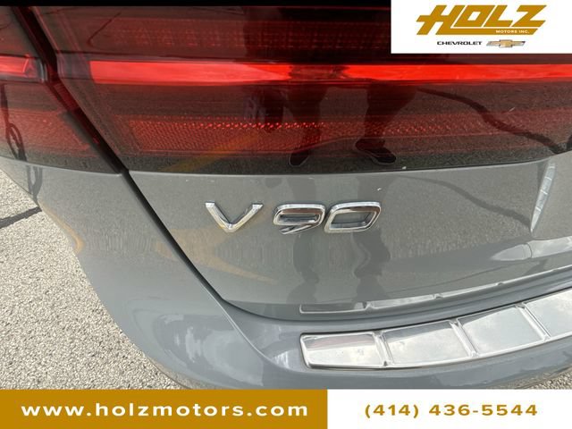 Used 2025 Volvo V90 B6 Cross Country Plus w/ Protection Package Premier AWD/4WD image 32