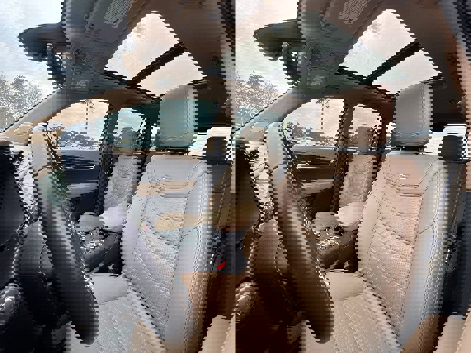 Used 2024 Cadillac XT6 Premium Luxury w/ Platinum Package image 28