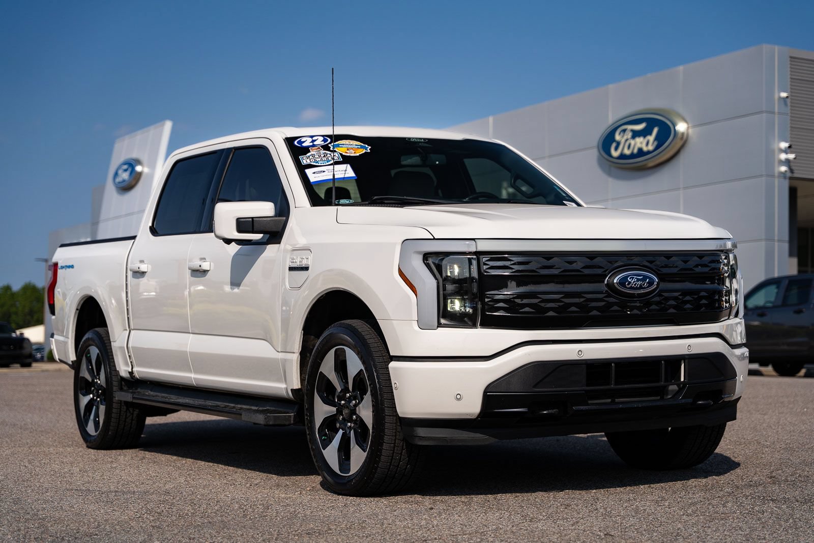 Certified 2022 Ford F150 Lightning Platinum AWD/4WD image 1