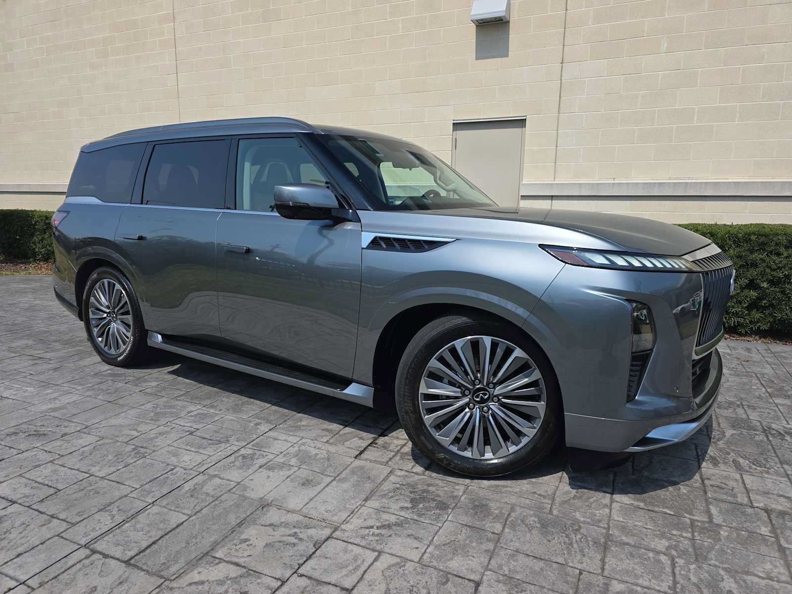 Certified 2025 INFINITI QX80 Sensory AWD/4WD image 29