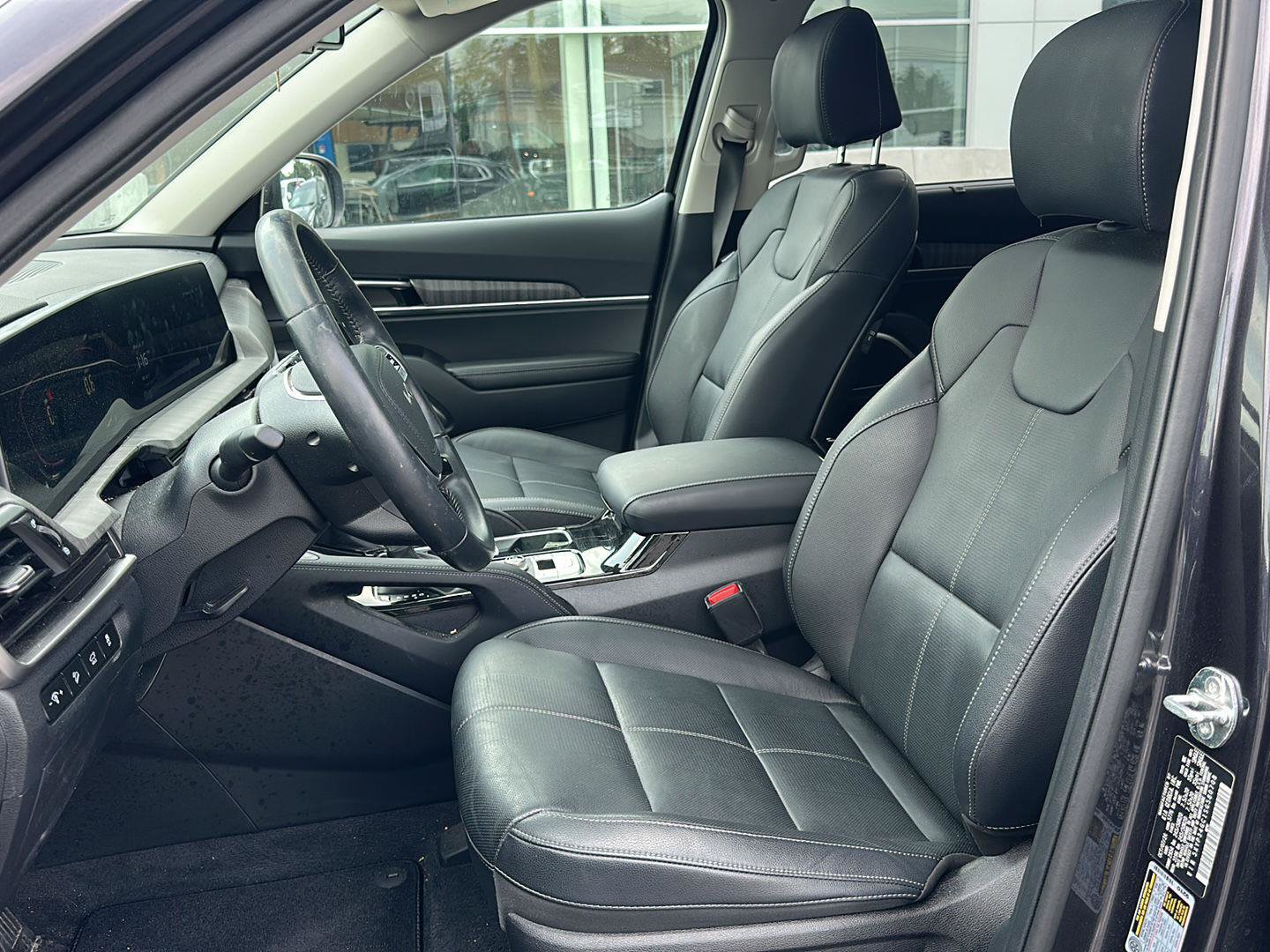 Used 2025 Kia Telluride EX FWD image 9