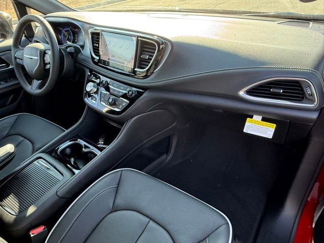 New 2026 Chrysler Pacifica Limited image 15