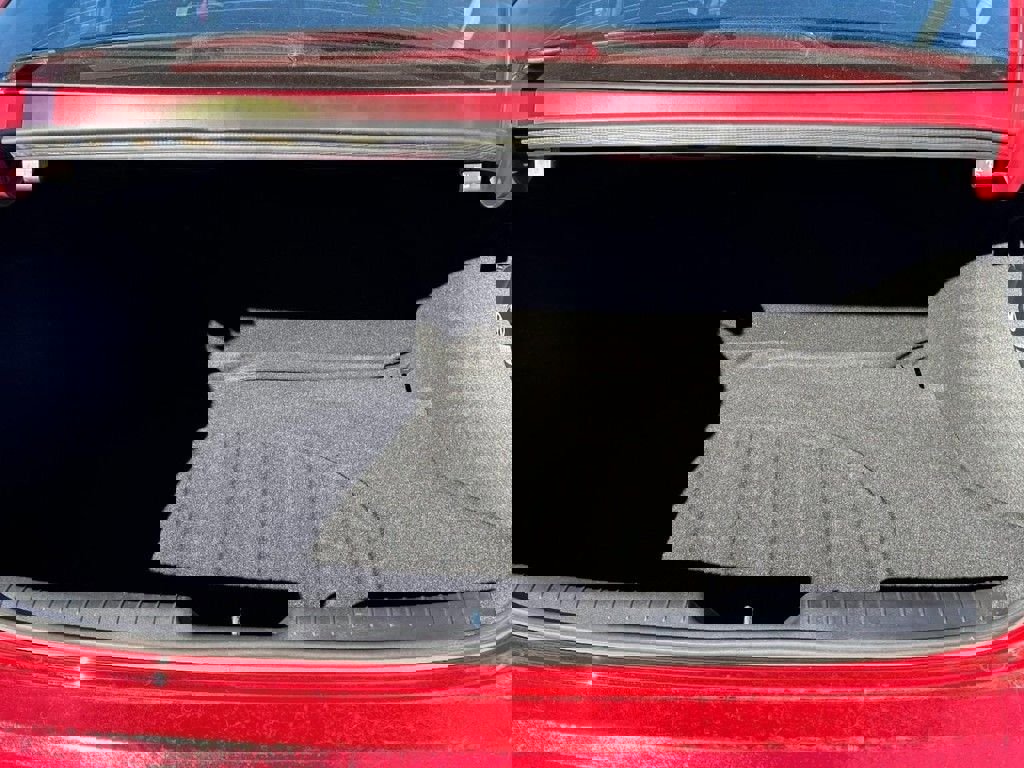 Certified 2025 Hyundai Elantra Sport image 6