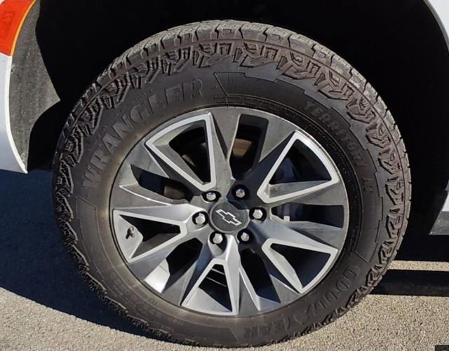 Used 2024 Chevrolet Tahoe Z71 w/ Luxury Package image 7