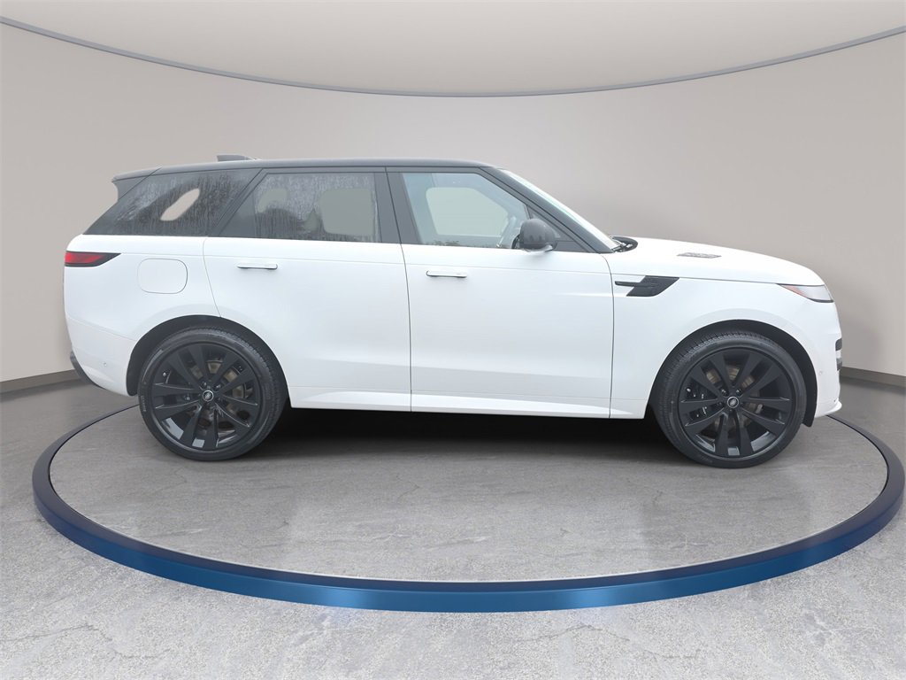 New 2025 Land Rover Range Rover Sport Dynamic SE image 4