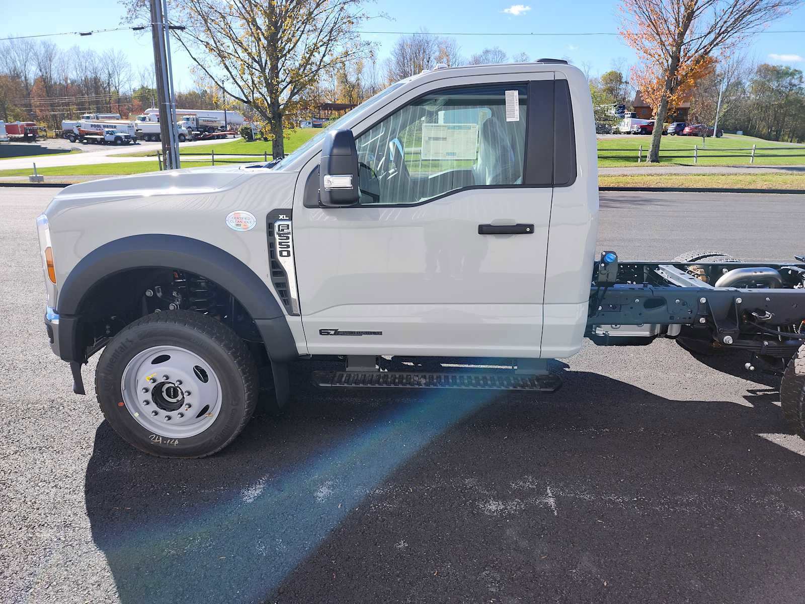 New 2026 Ford F550 4x4 Regular Cab Super Duty image 4