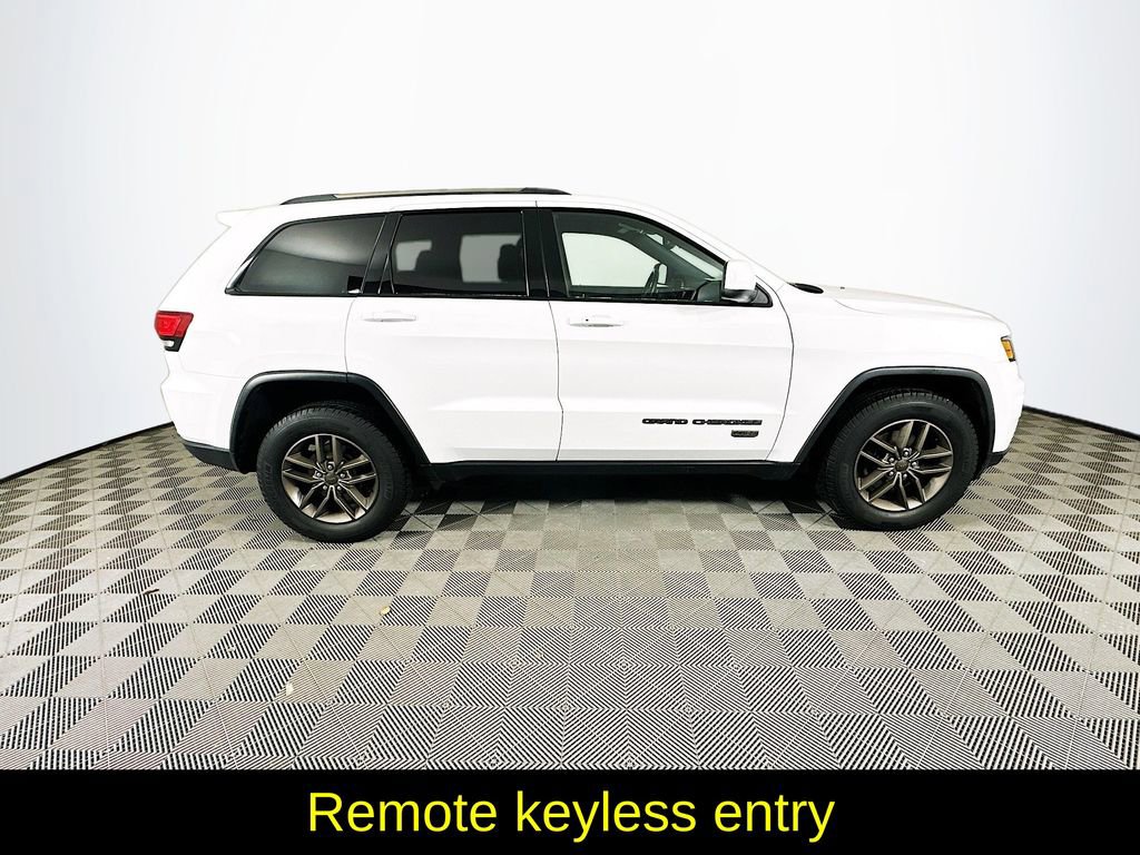 Used 2016 Jeep Grand Cherokee Laredo 75th Anniversary image 11