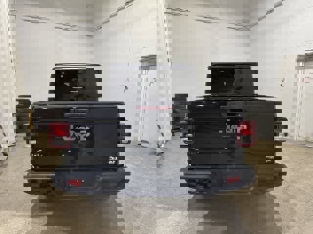 Used 2023 Jeep Gladiator Overland image 5