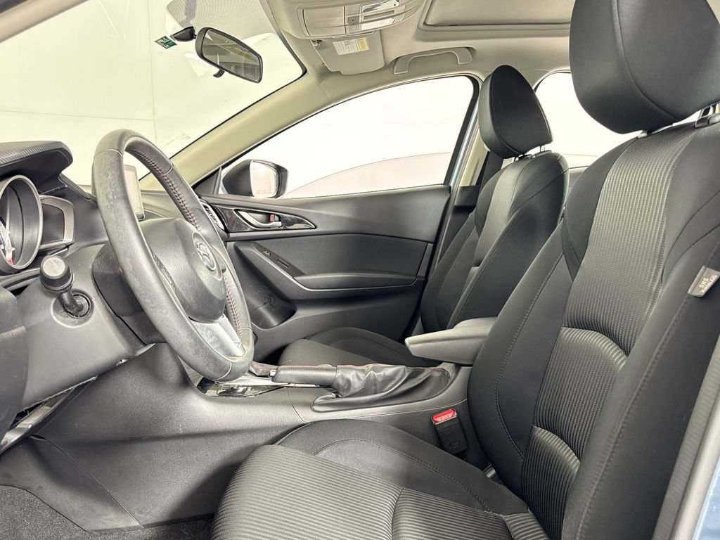 Used 2014 MAZDA MAZDA3 i Touring w/ Technology Package FWD image 9