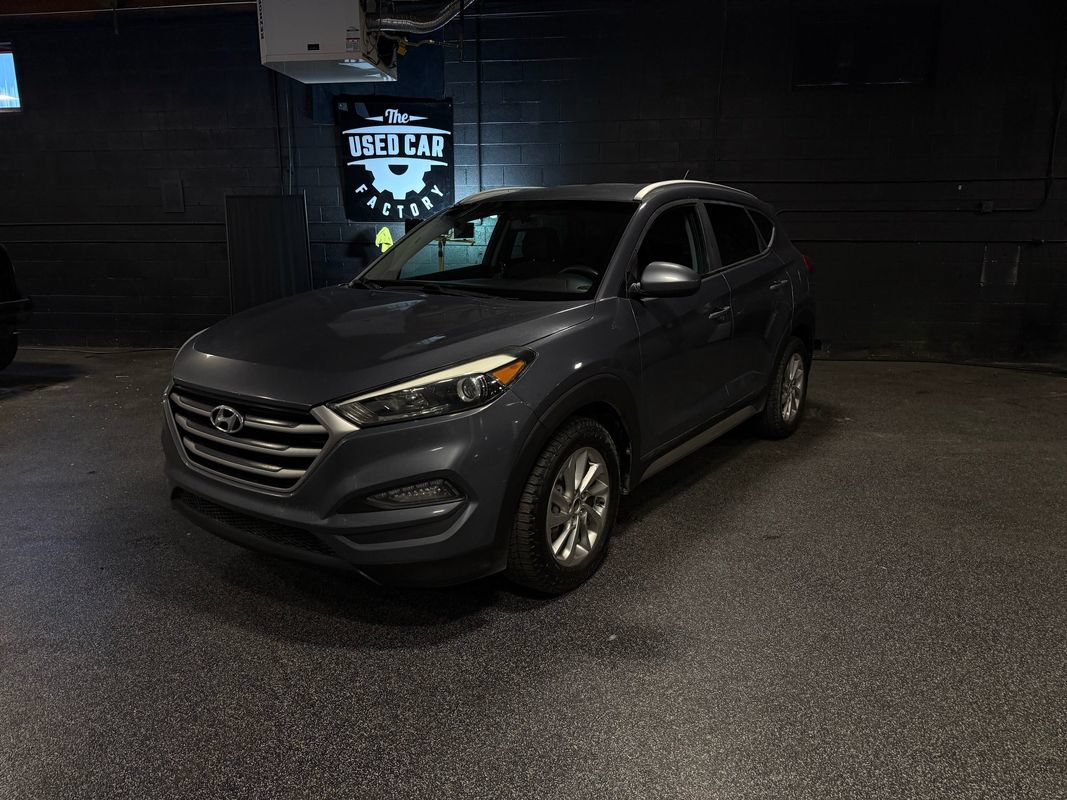 Used 2017 Hyundai Tucson SE w/ SE Popular Package 02