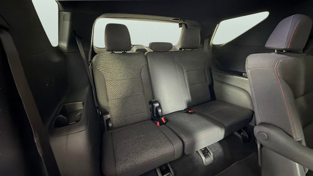Used 2024 Chevrolet Traverse Z71 AWD/4WD image 32