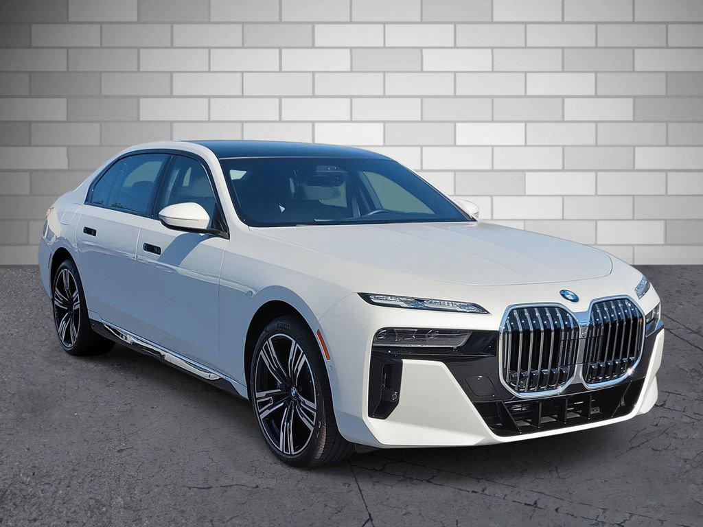Used 2024 BMW 760i xDrive w/ Executive Package image 7