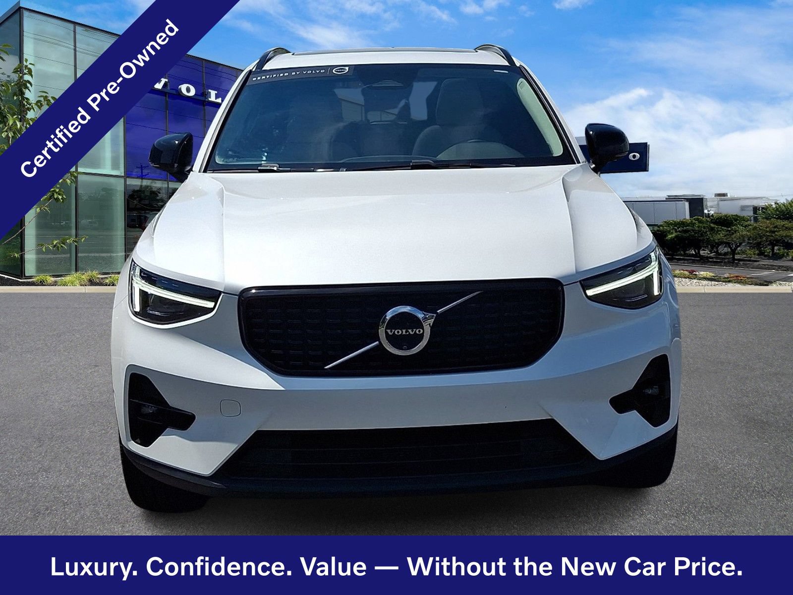 Certified 2025 Volvo XC40 B5 Ultra AWD/4WD image 2