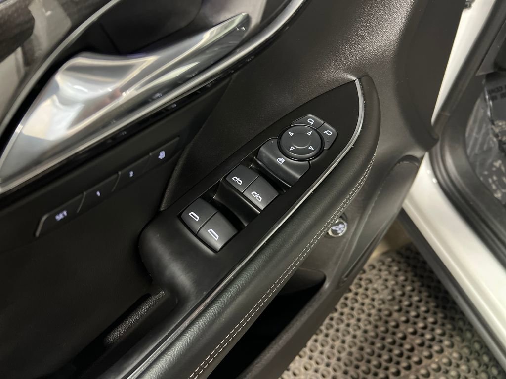 Certified 2023 Buick Envision Essence image 17