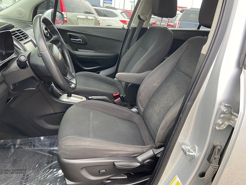 Used 2016 Chevrolet Trax LS AWD/4WD image 9