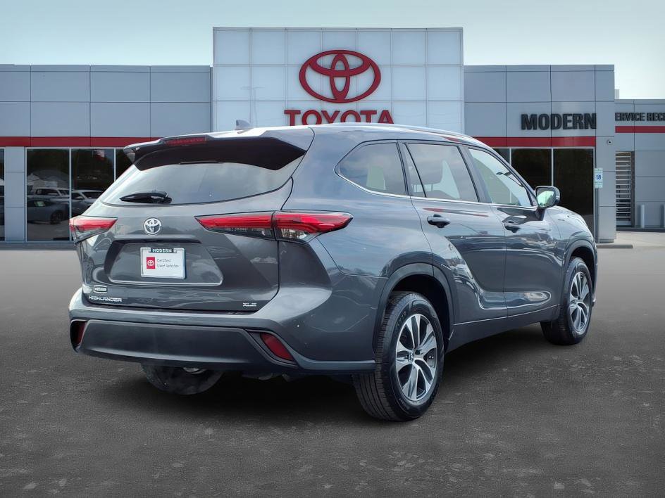 Certified 2023 Toyota Highlander XLE image 5