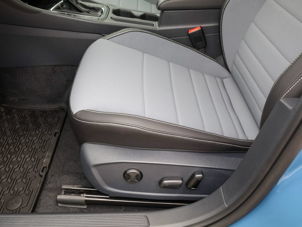 New 2026 Volkswagen Jetta SE FWD image 13