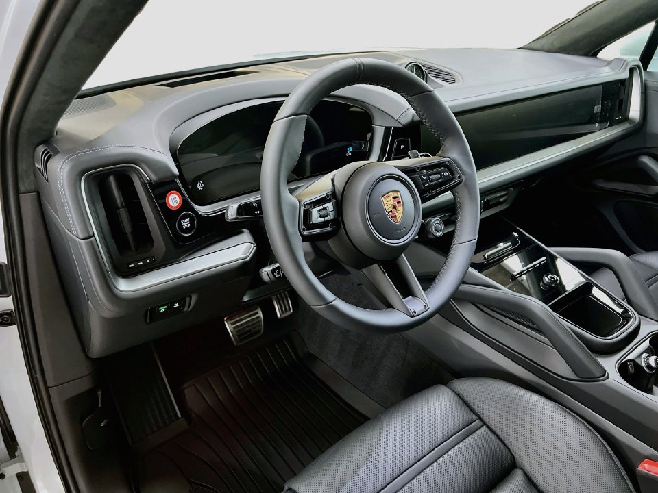 New 2026 Porsche Cayenne GTS AWD/4WD image 4