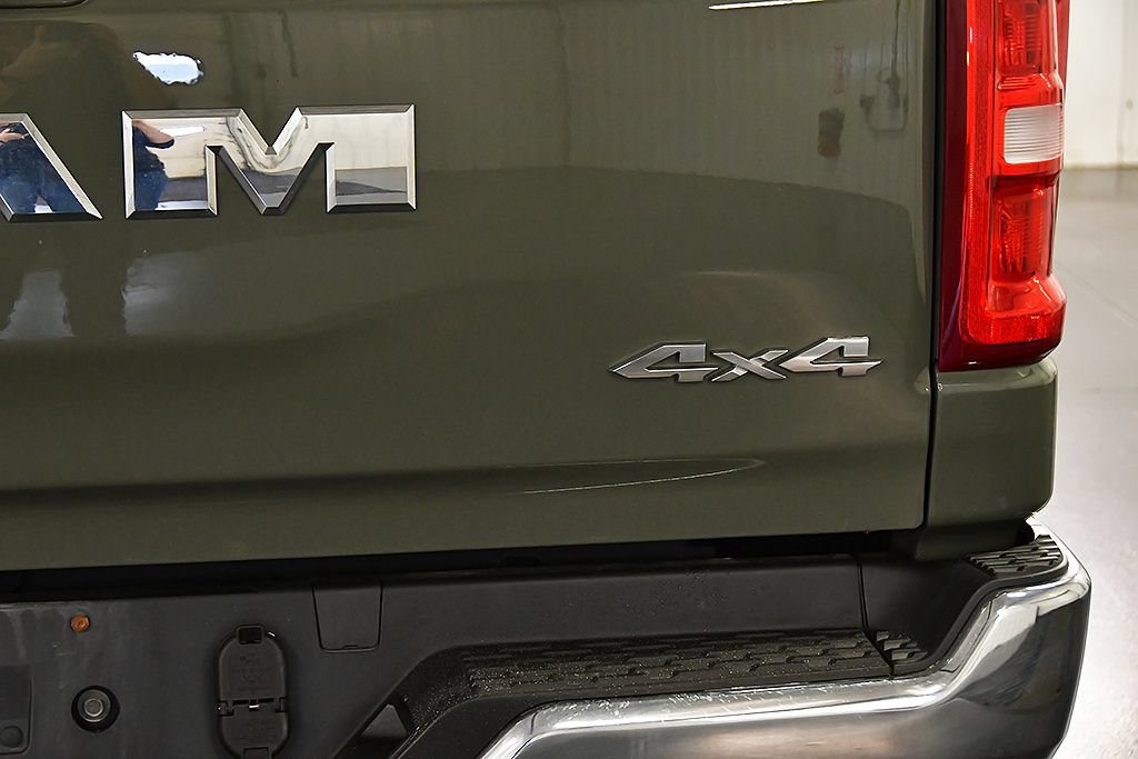 Used 2026 RAM 1500 Laramie AWD/4WD image 13