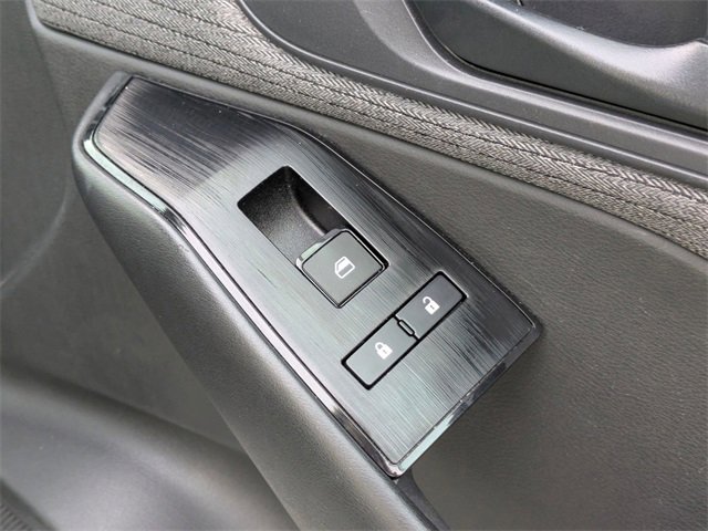 Used 2023 Nissan Rogue S image 32