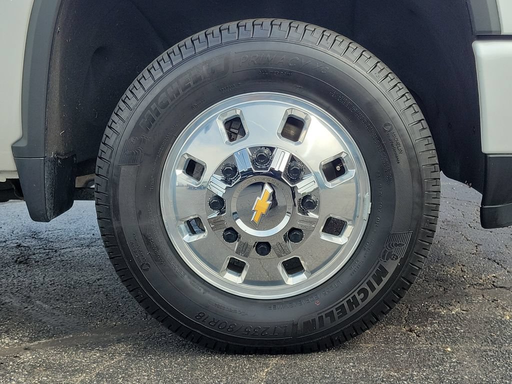 Used 2024 Chevrolet Silverado 3500 High Country w/ High Country Premium Package AWD/4WD image 9
