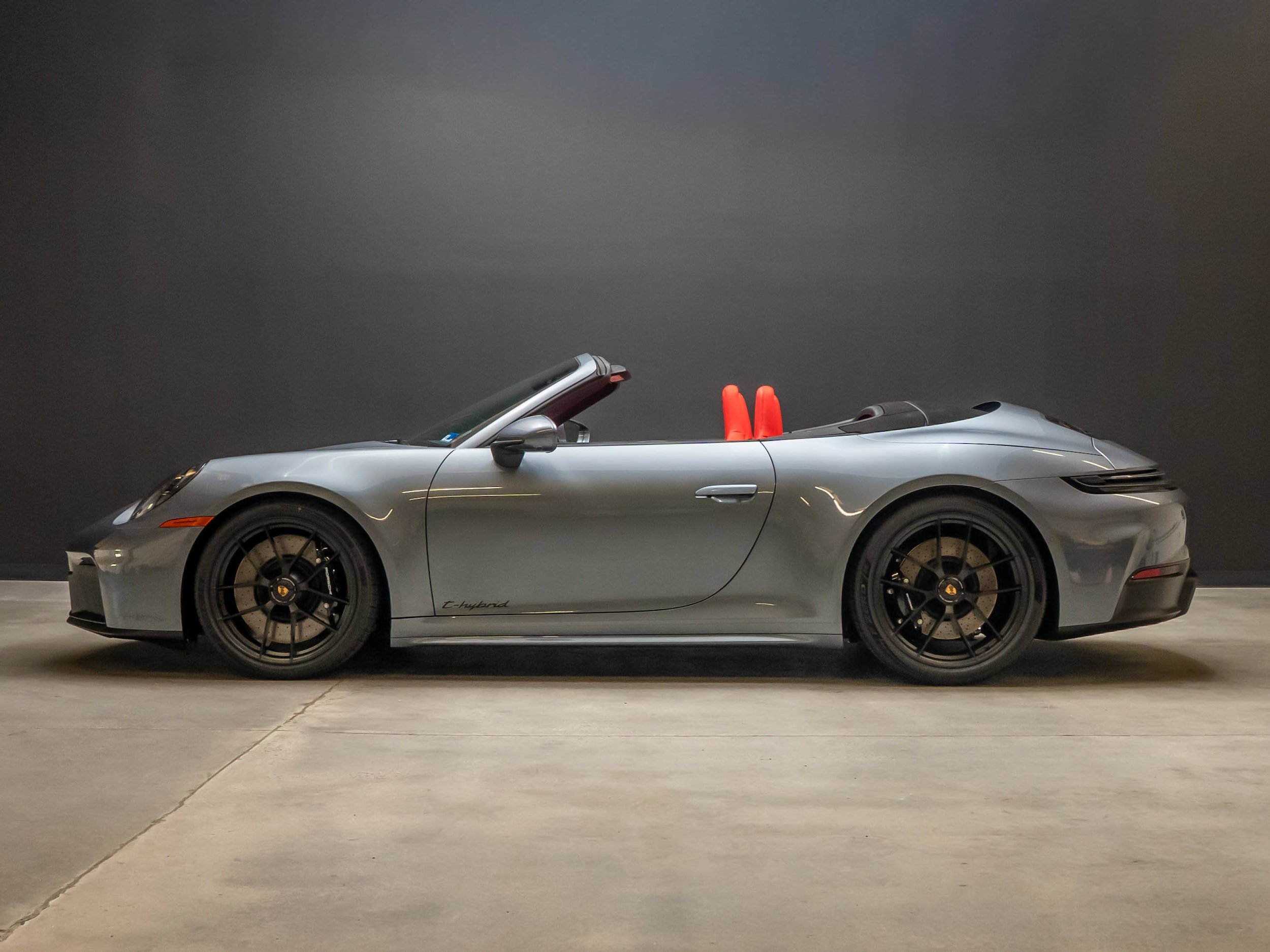 New 2026 Porsche 911 Carrera 4 GTS AWD/4WD image 3