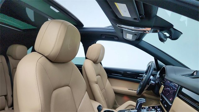 Used 2022 Porsche Cayenne image 21