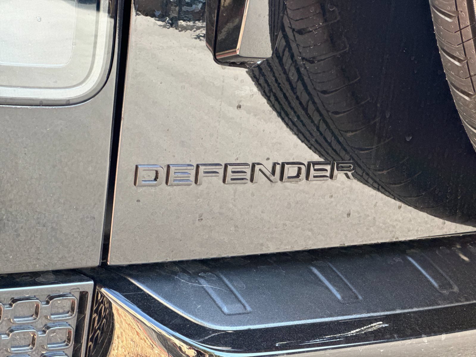 New 2026 Land Rover Defender 110 OCTA AWD/4WD image 27
