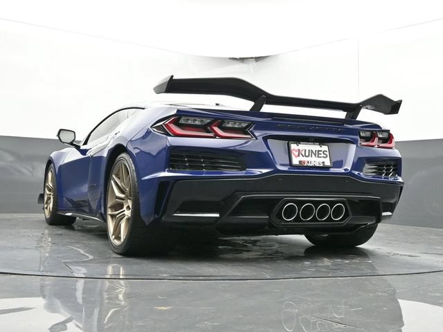 Used 2025 Chevrolet Corvette Z06 w/ Z07 Performance Package RWD image 42