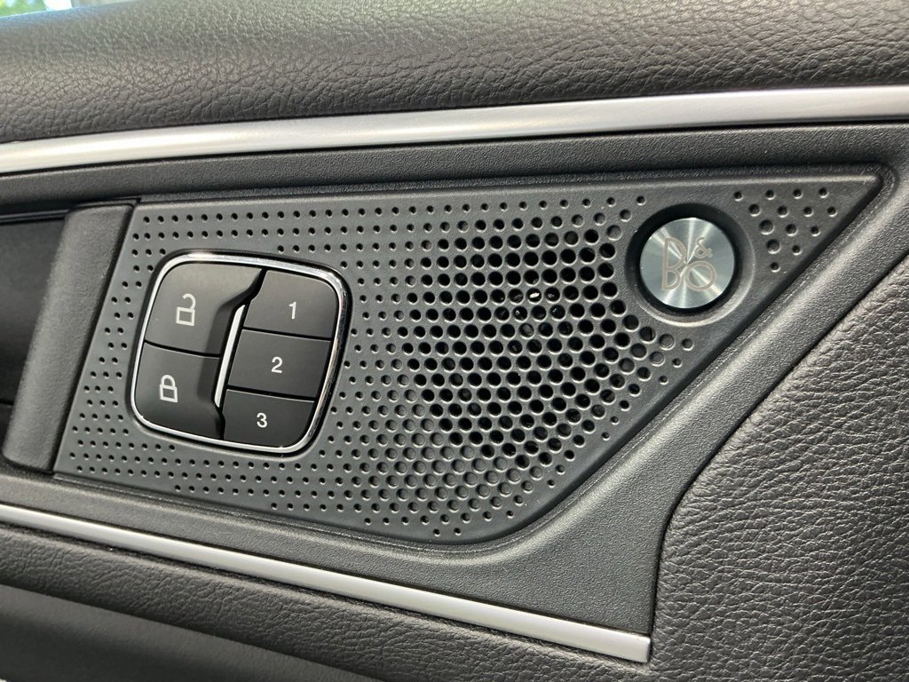 Used 2024 Ford Edge Titanium image 6