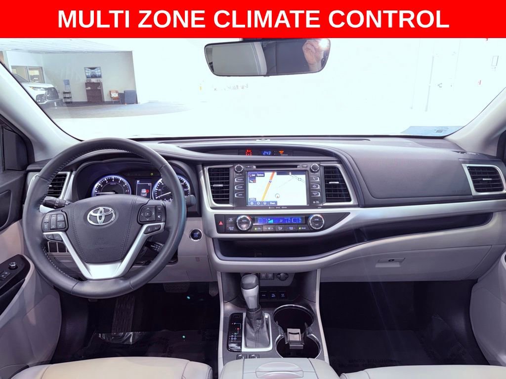 Used 2018 Toyota Highlander XLE AWD/4WD image 10