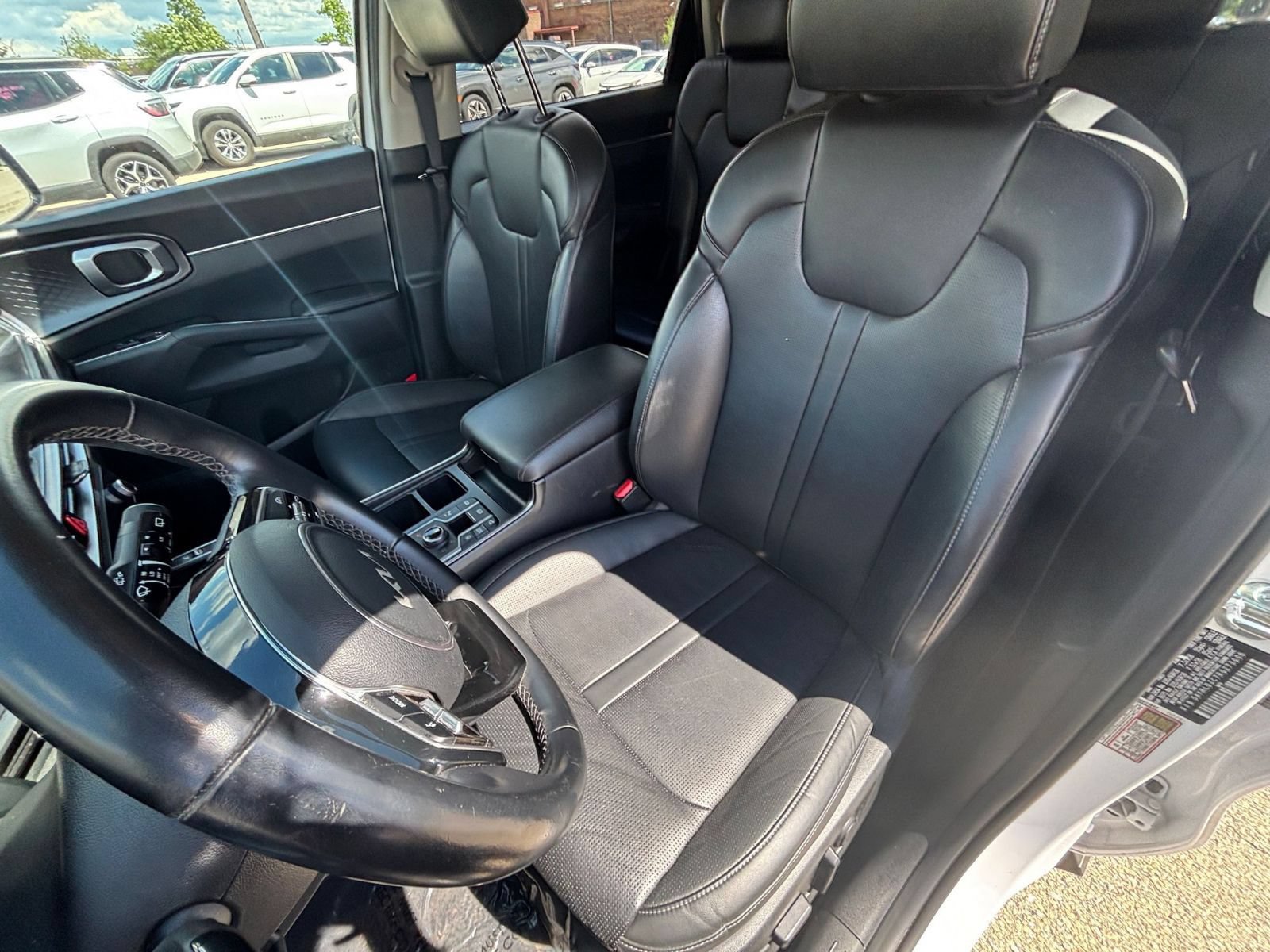 Used 2024 Kia Sorento S AWD/4WD image 39