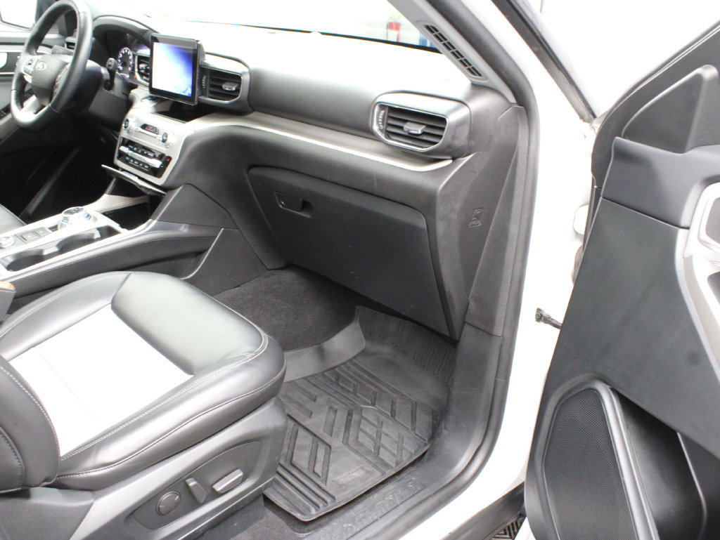 Used 2023 Ford Explorer XLT w/ XLT Sport Appearance Package AWD/4WD image 35