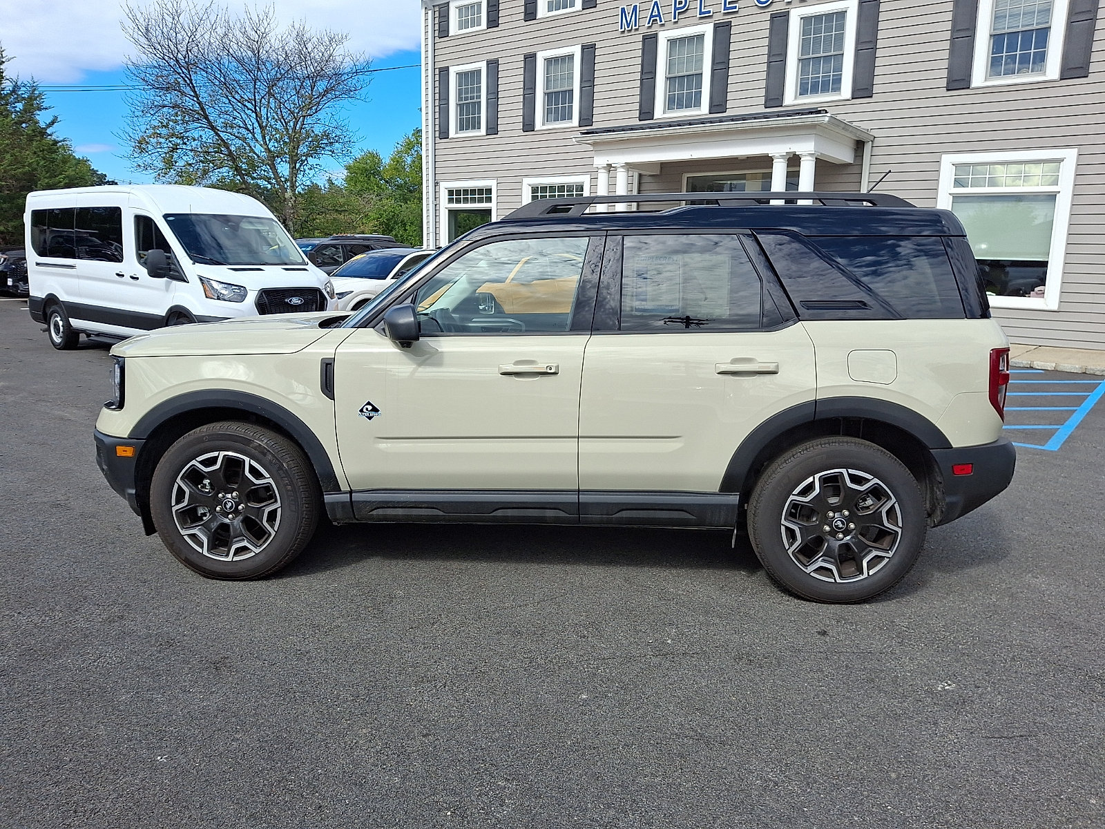 Used 2025 Ford Bronco Sport Outer Banks w/ Outer Banks Tech Package+ AWD/4WD image 8