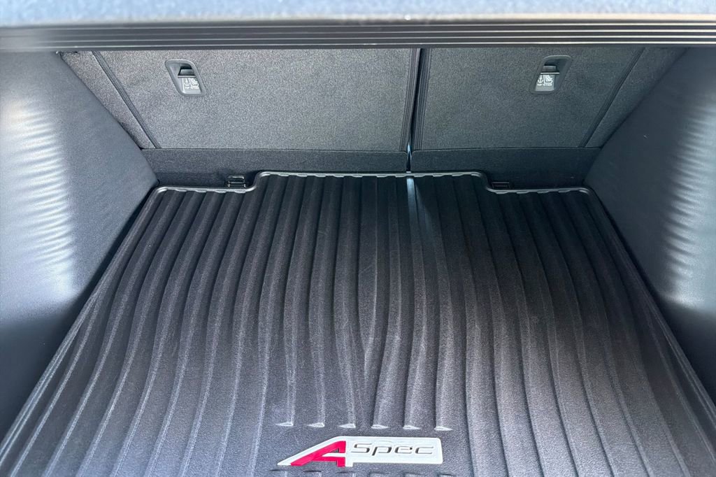 Used 2025 Acura ADX A-Spec image 17