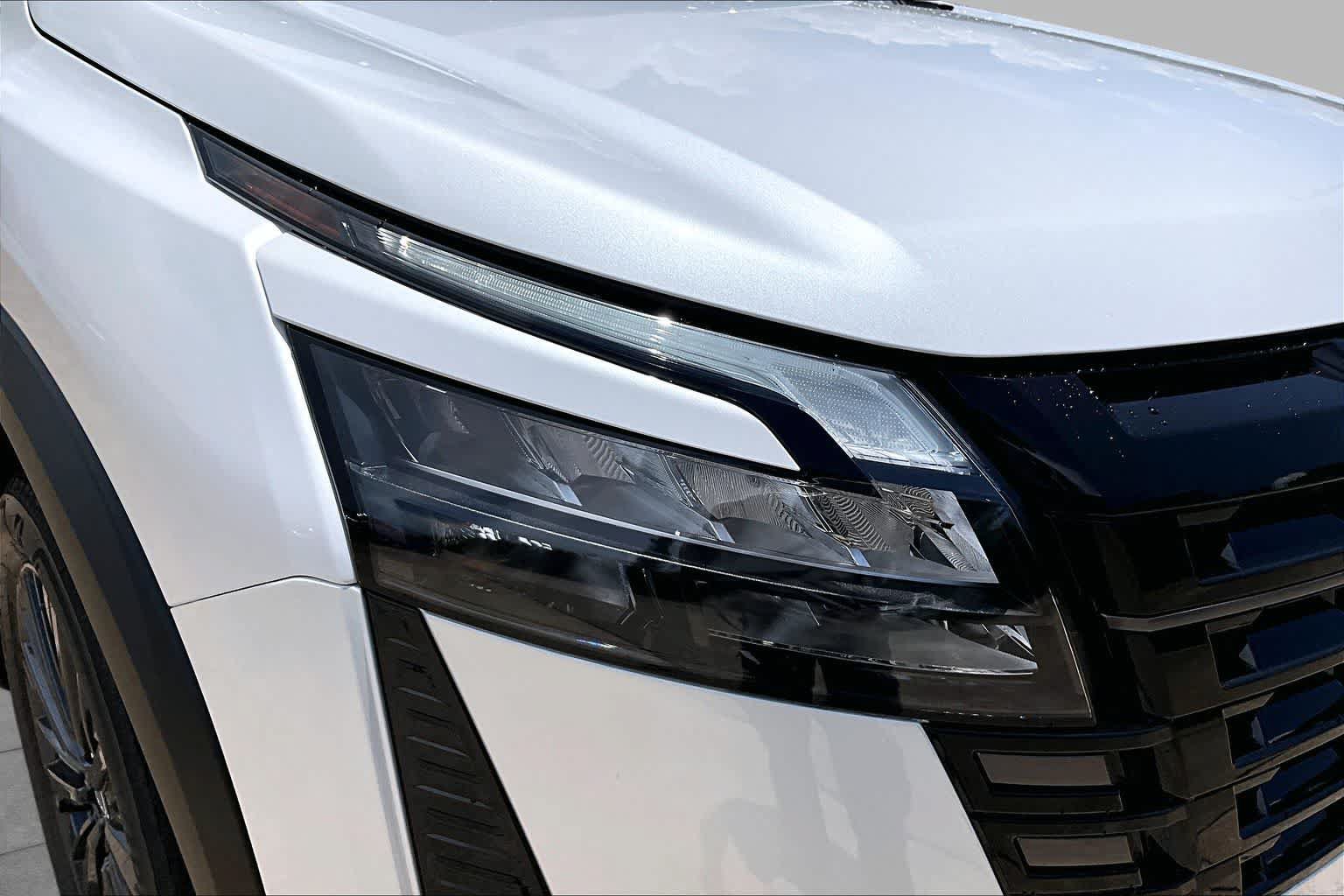 New 2026 Nissan Pathfinder SL w/ SL Premium Package FWD image 19