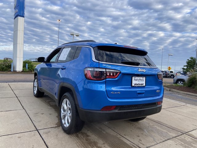 Used 2024 Jeep Compass Latitude AWD/4WD image 9