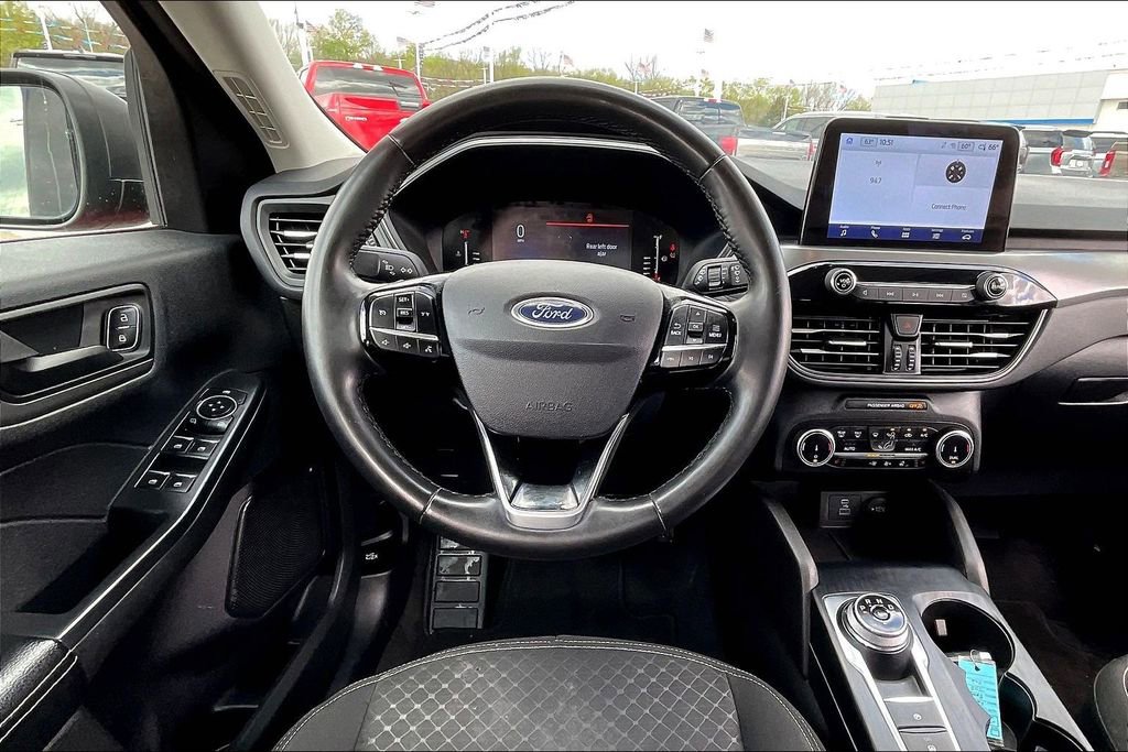 Used 2023 Ford Escape Active w/ Cold Weather Package FWD image 5