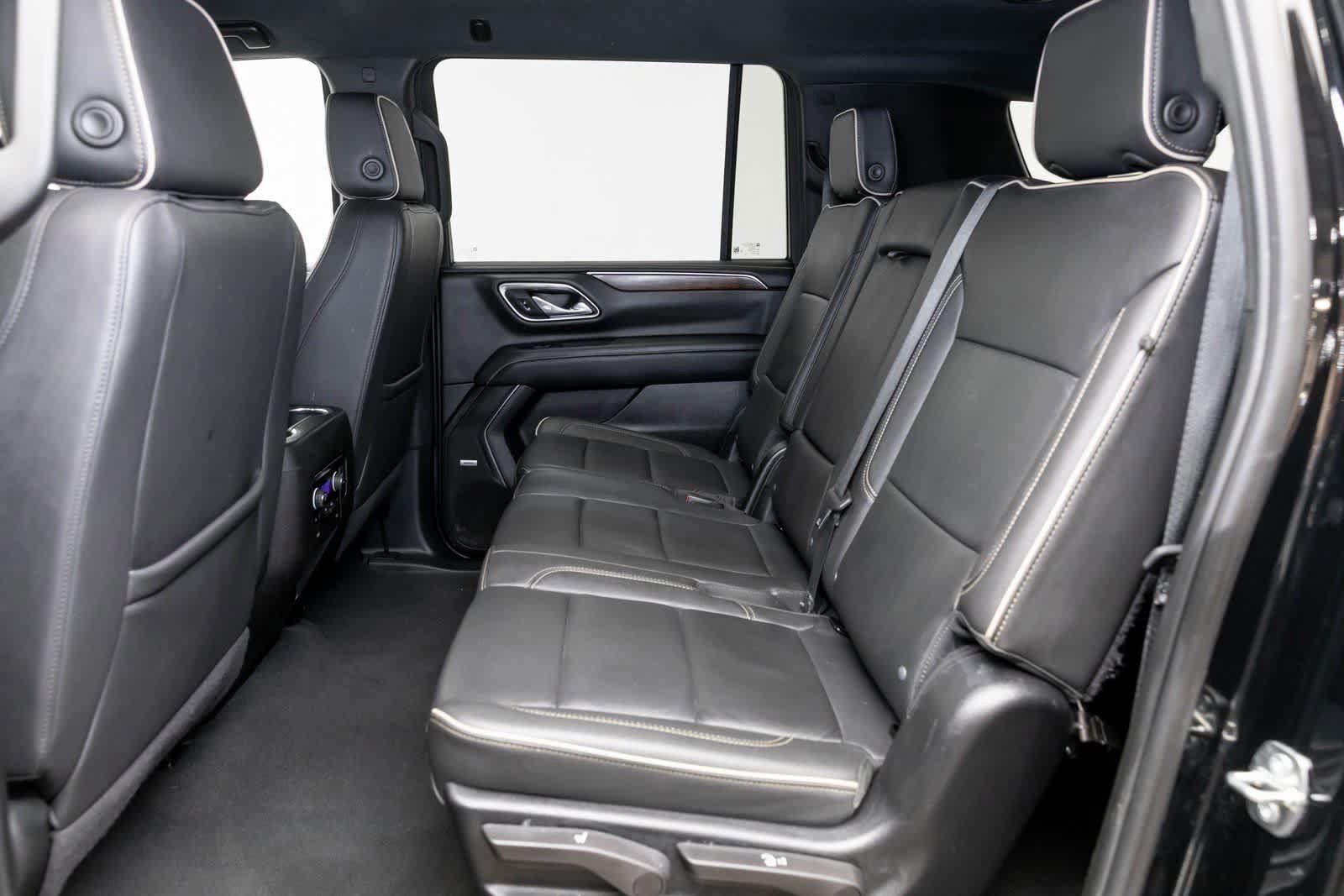 Used 2024 Chevrolet Suburban Premier AWD/4WD image 12