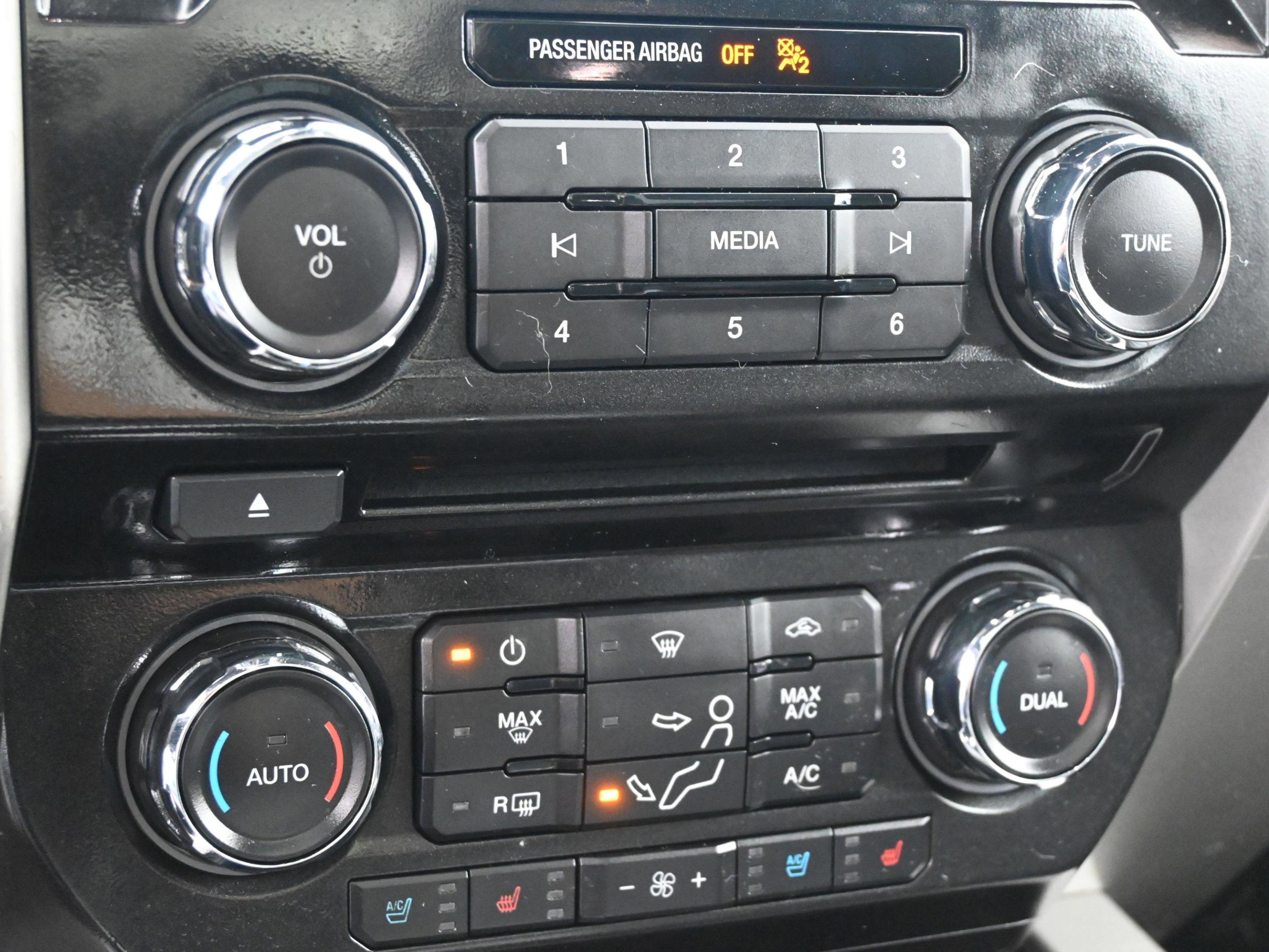 Used 2017 Ford F350 Lariat w/ Lariat Ultimate Package image 26