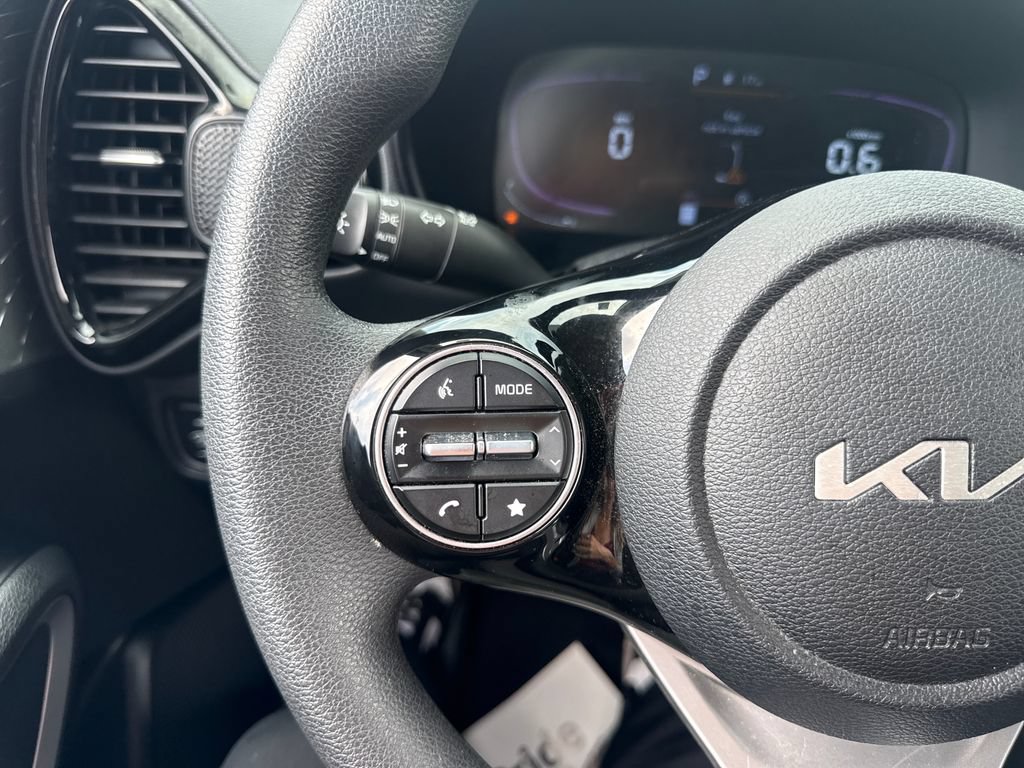 Used 2025 Kia Soul S FWD image 31