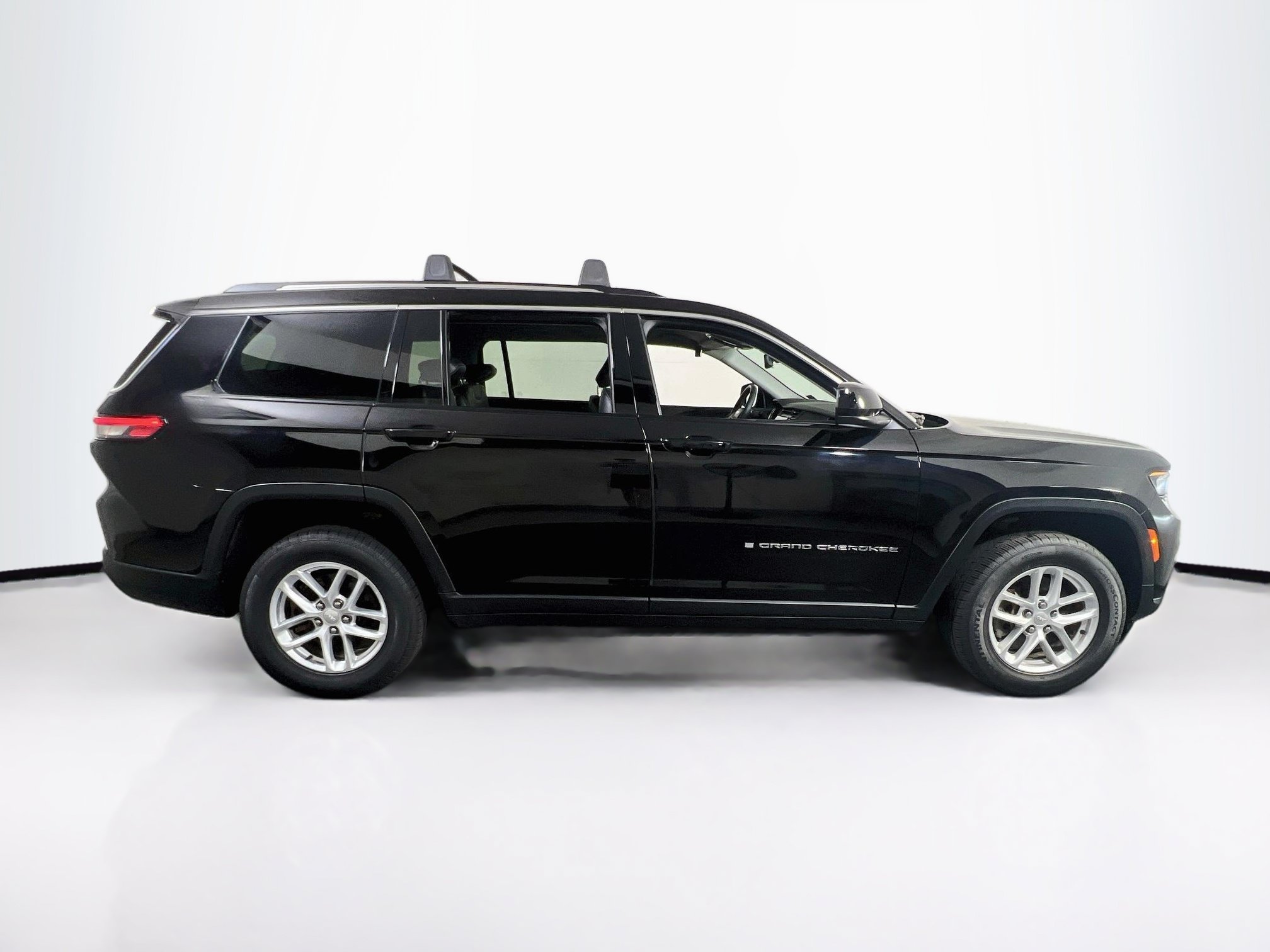 Used 2023 Jeep Grand Cherokee L Laredo AWD/4WD image 4