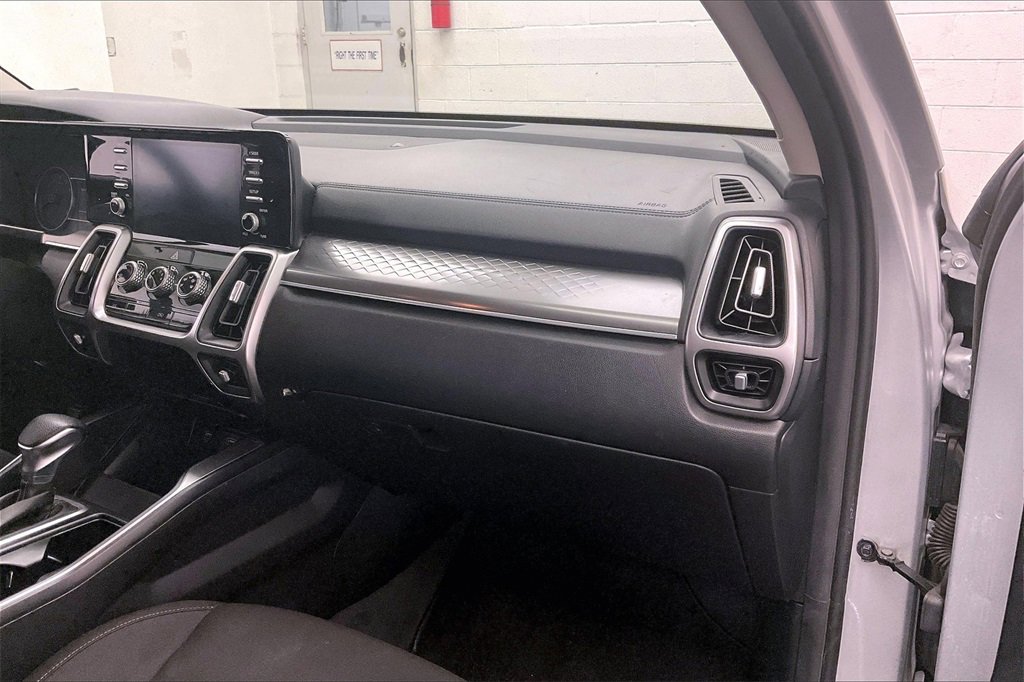 Used 2022 Kia Sorento LX image 15