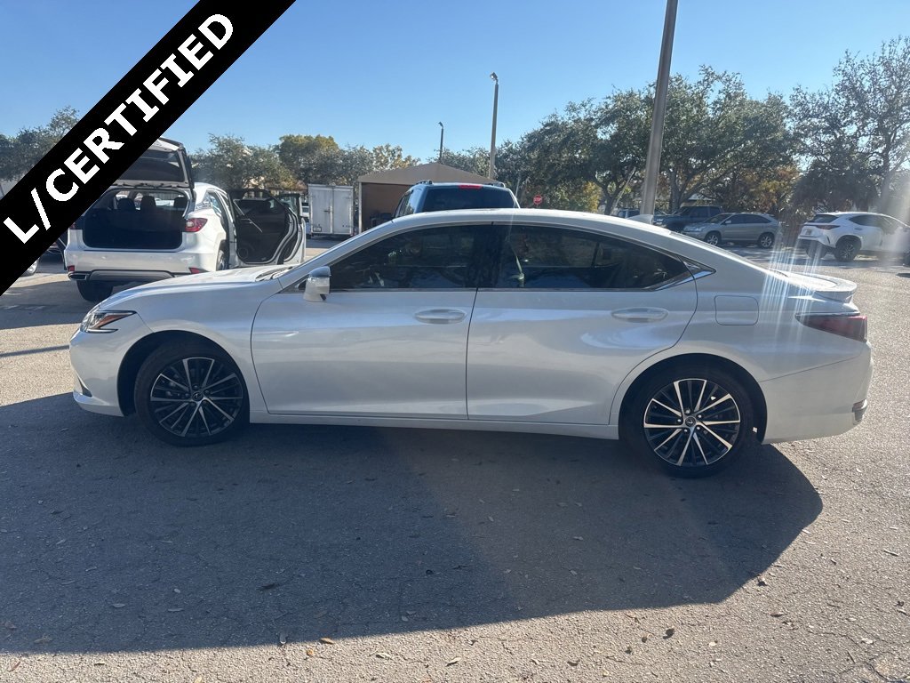 Used 2023 Lexus ES 300h w/ Premium Package image 4